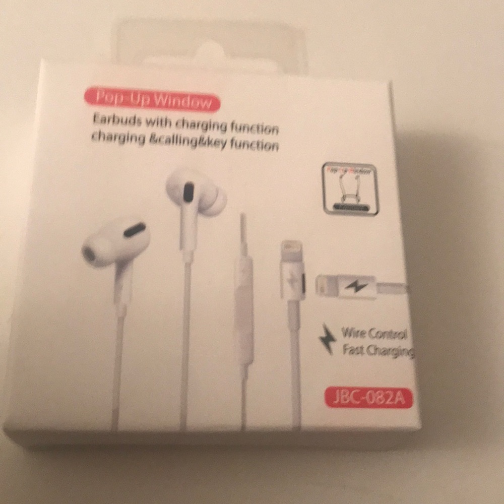 Earbuds with chargin function